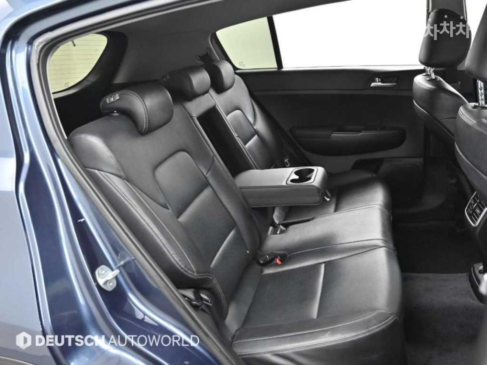 2021 - kia sportage