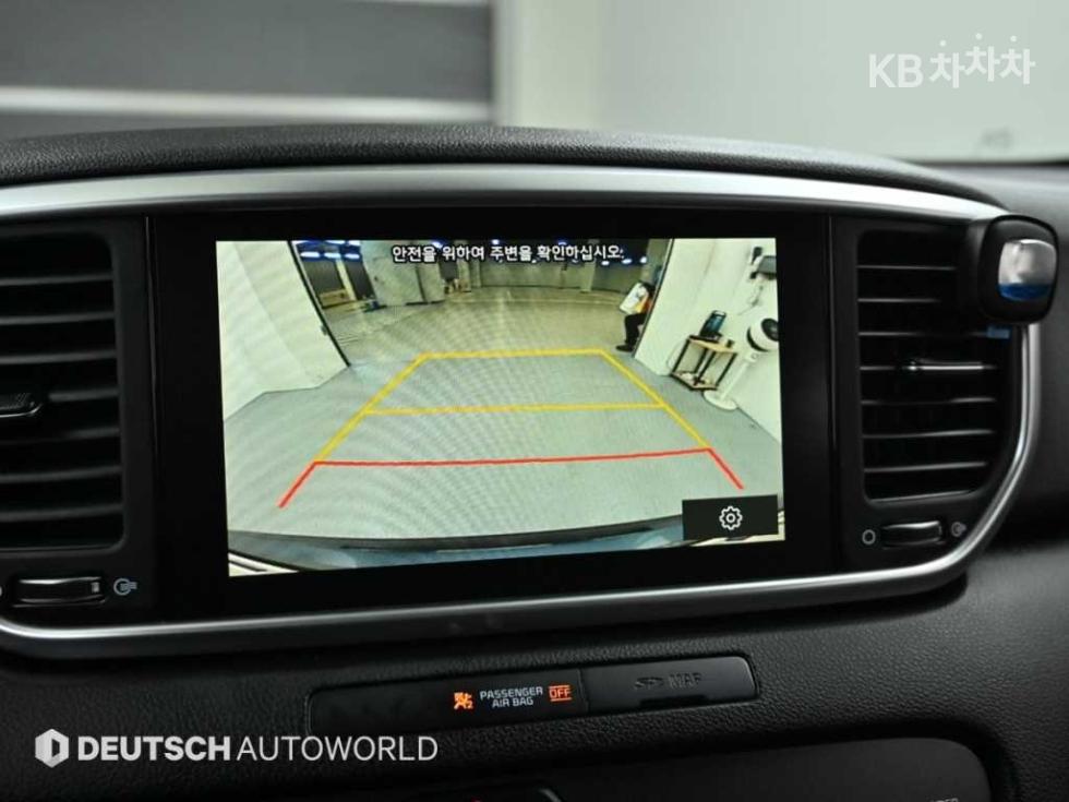 2021 - kia sportage