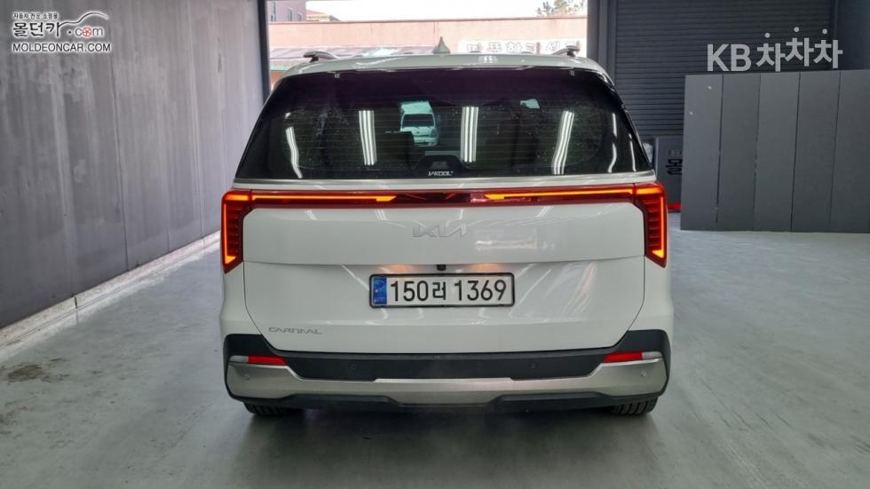 2025 - kia carnival