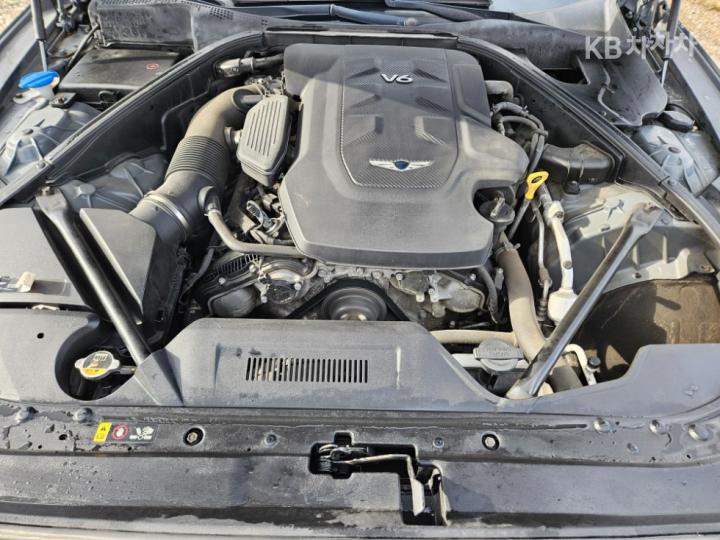 Genesis G80 3.3 GDI Premium Luxury 6