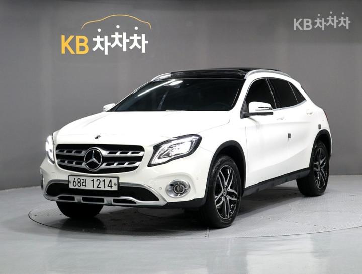 Mercedes-Benz Gla220