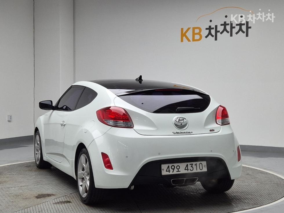 2012 - hyundai veloster