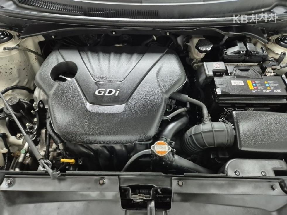 2012 - hyundai veloster