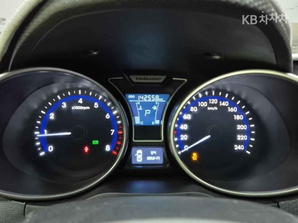 2012 - hyundai veloster