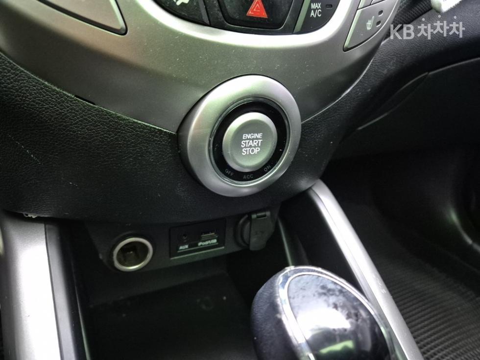 2012 - hyundai veloster