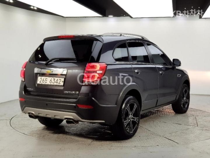 Chevrolet Captiva 2WD LT 5