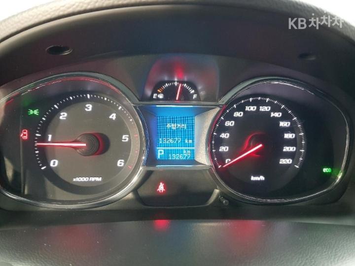 Chevrolet Captiva 2WD LT 8