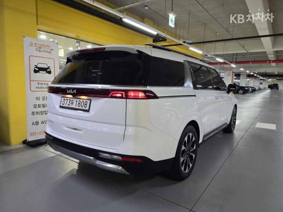 2022 - kia carnival