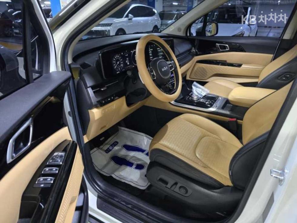 2022 - kia carnival