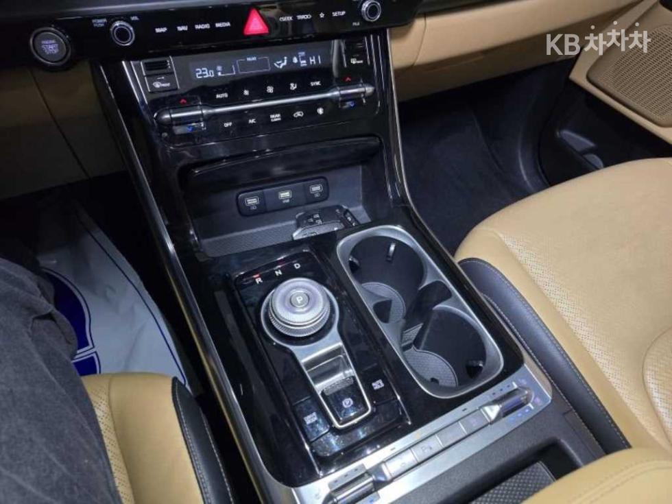 2022 - kia carnival