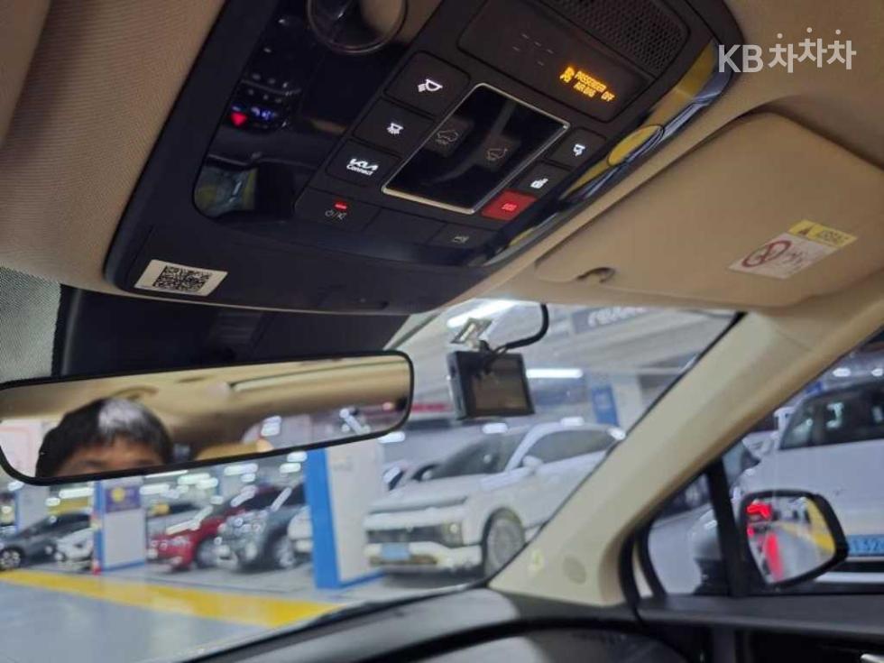 2022 - kia carnival
