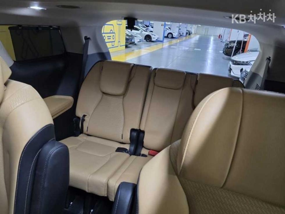 2022 - kia carnival