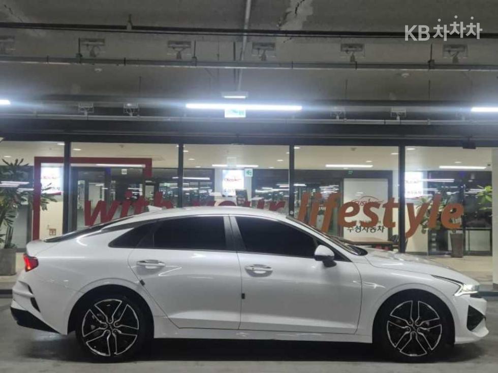 2022 - kia k5