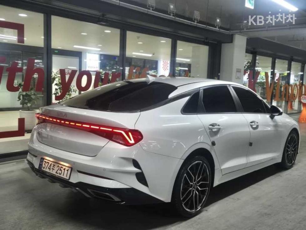 2022 - kia k5