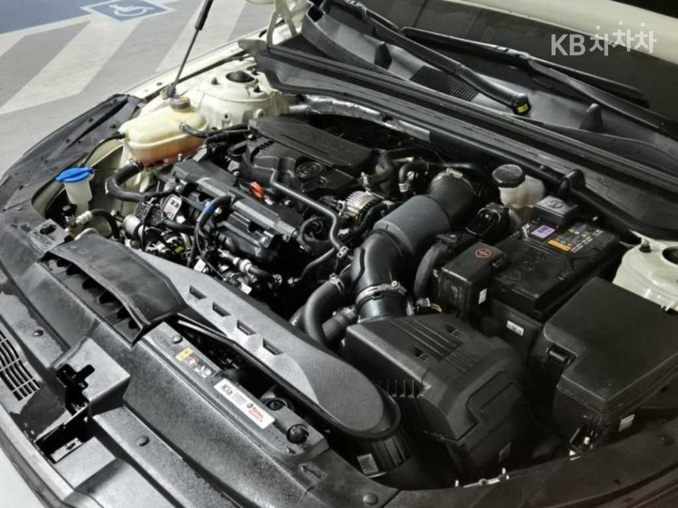 2022 - kia k5
