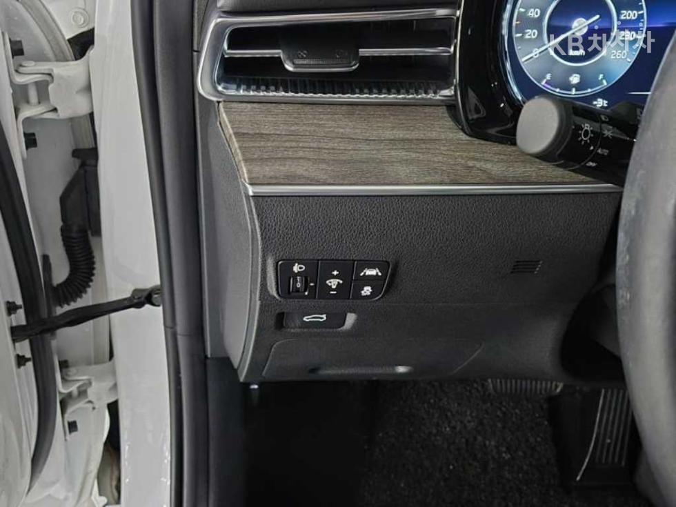 2022 - kia k5