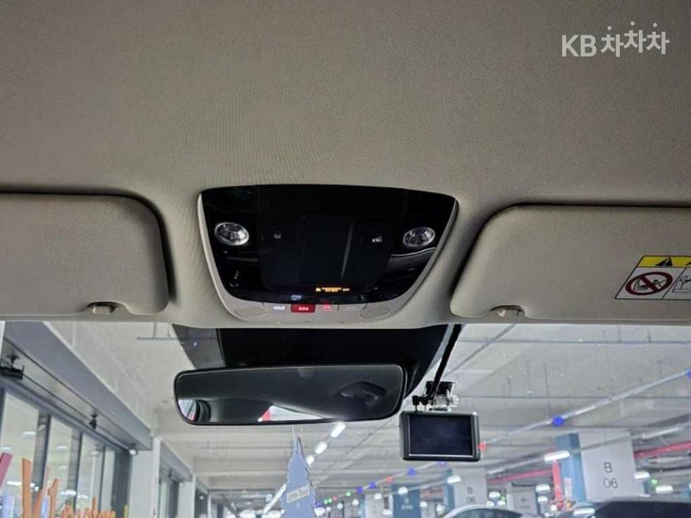 2022 - kia k5