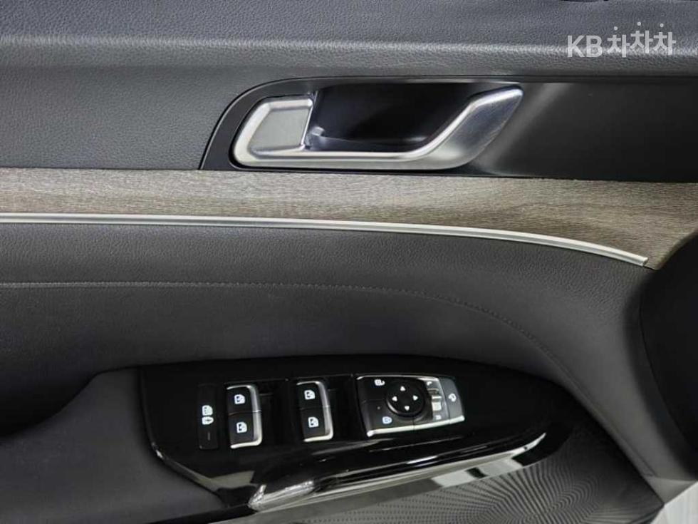 2022 - kia k5