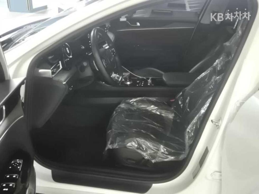 2022 - kia k5
