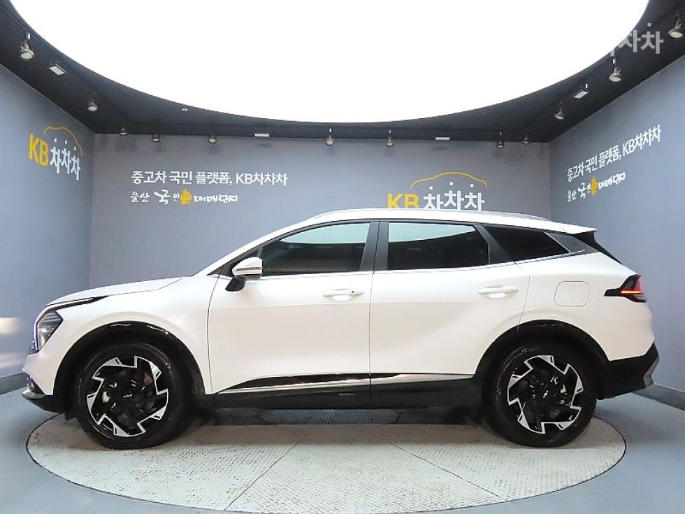 2023 - kia sportage