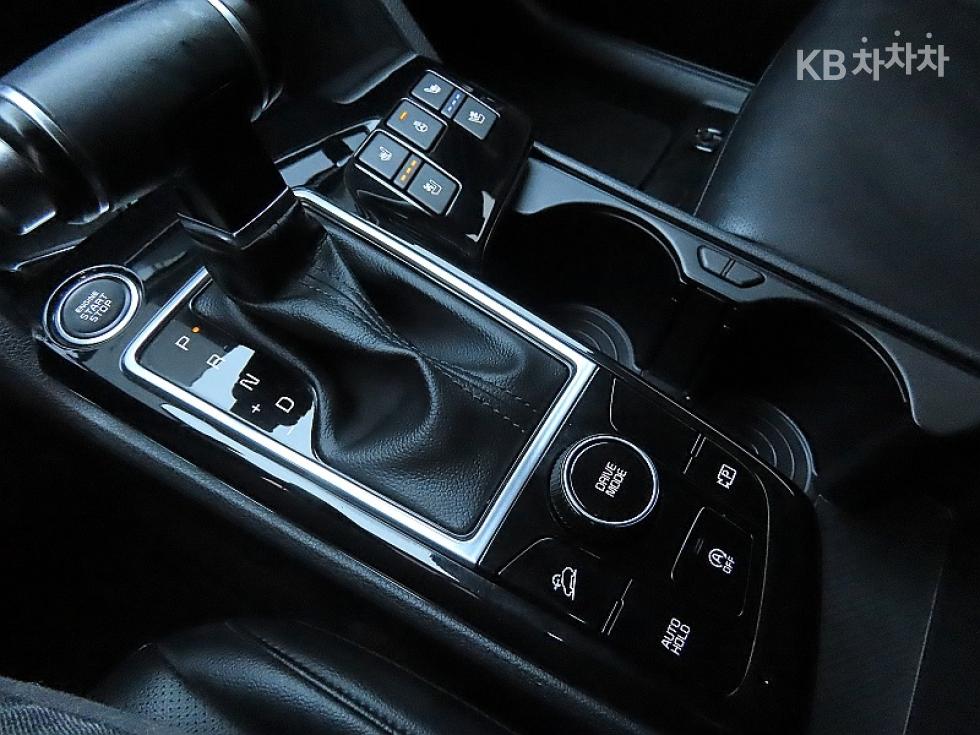 2023 - kia sportage