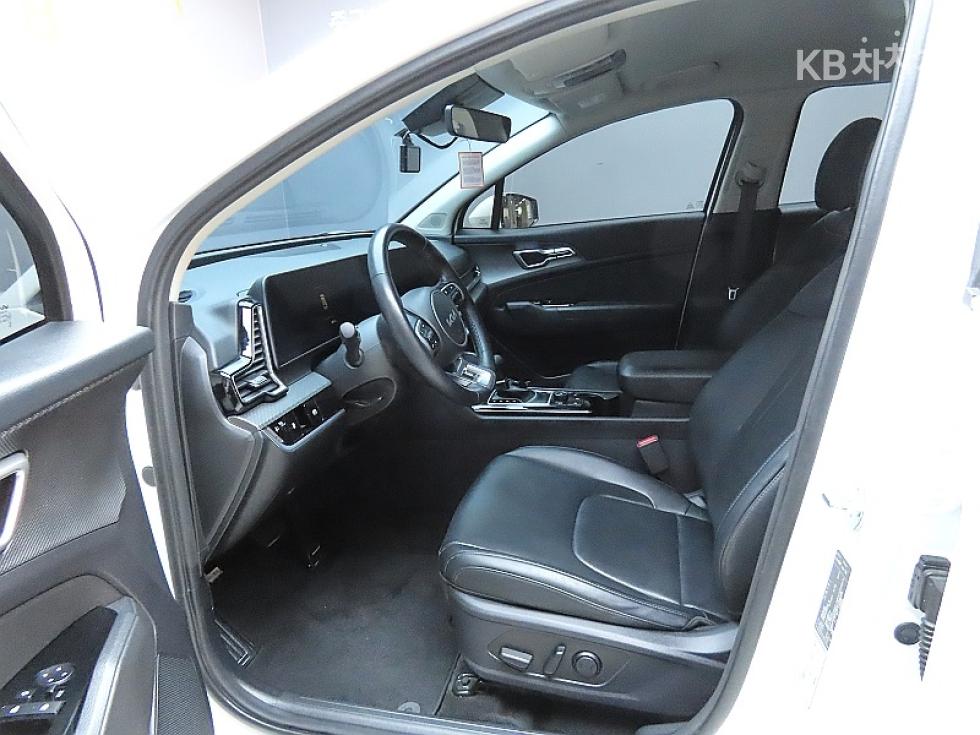 2023 - kia sportage