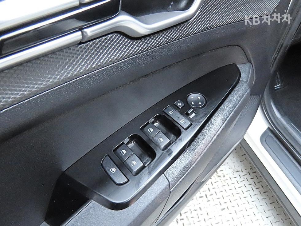 2023 - kia sportage