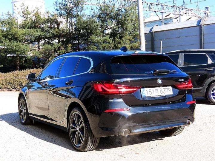 BMW 1 Series F40 120i Sport 4