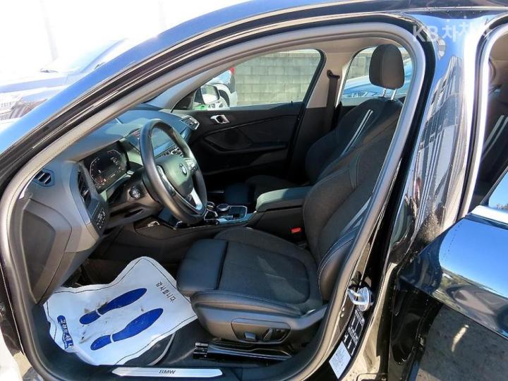 BMW 1 Series F40 120i Sport 6