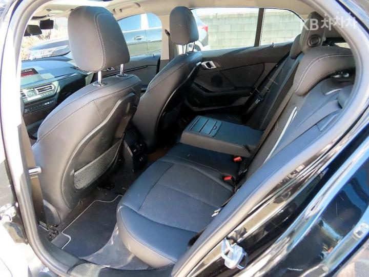 BMW 1 Series F40 120i Sport 7