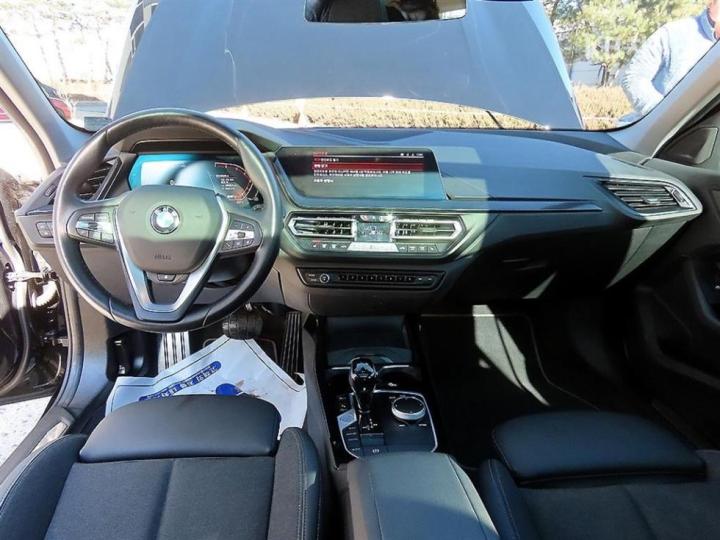 BMW 1 Series F40 120i Sport 8