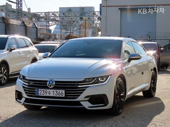 Volkswagen Arteon 2.0 TDI Elegance Prestige 2