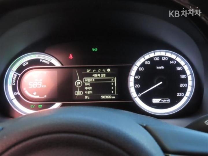 Kia Niro 1.6 Noblesse 6