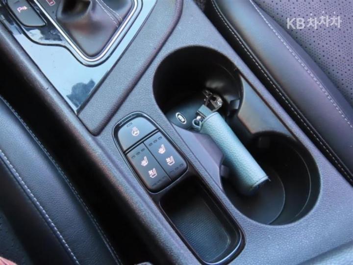 Kia Niro 1.6 Noblesse 8