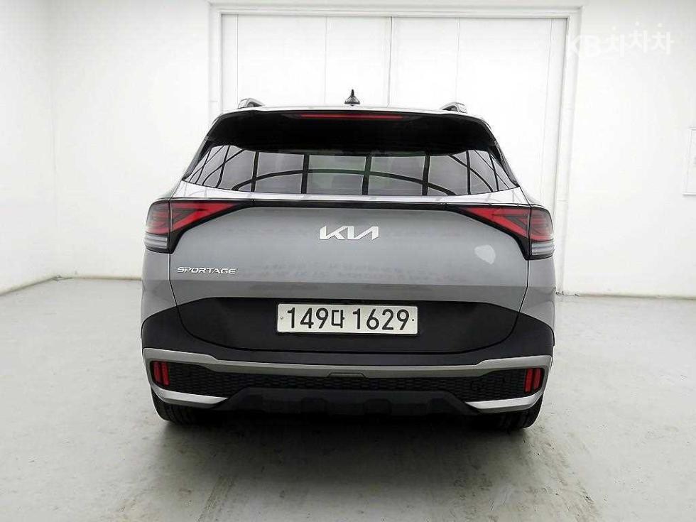 2022 - kia sportage