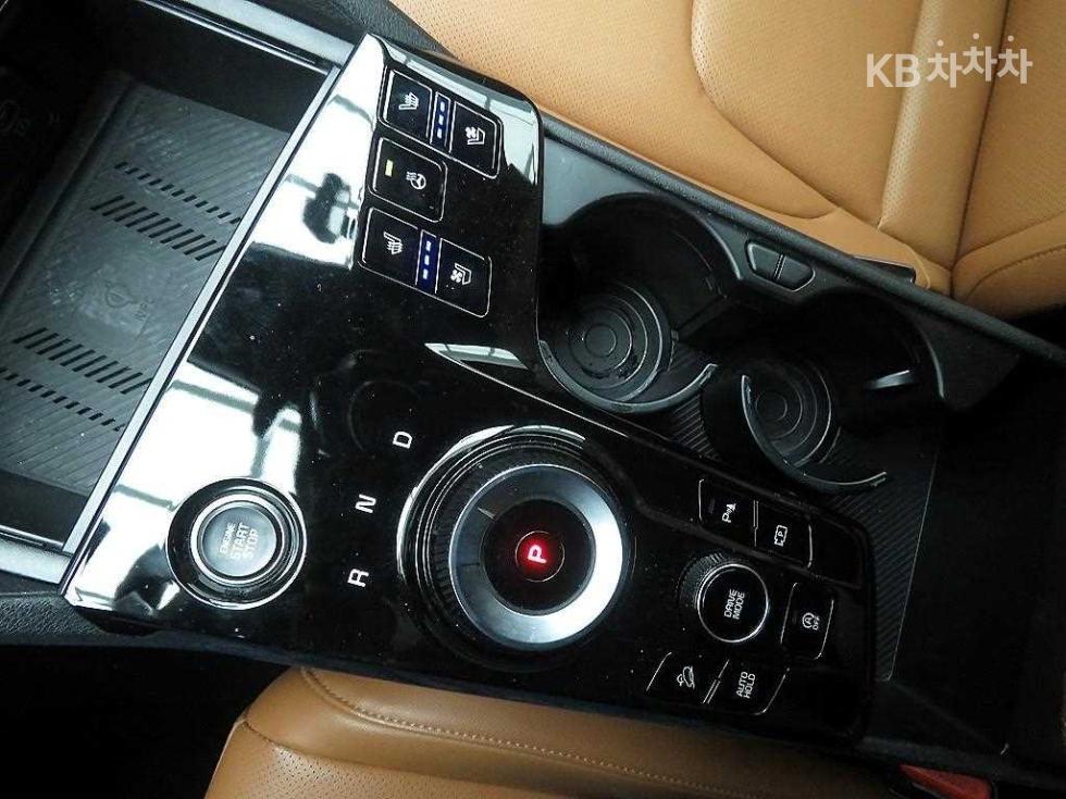 2022 - kia sportage