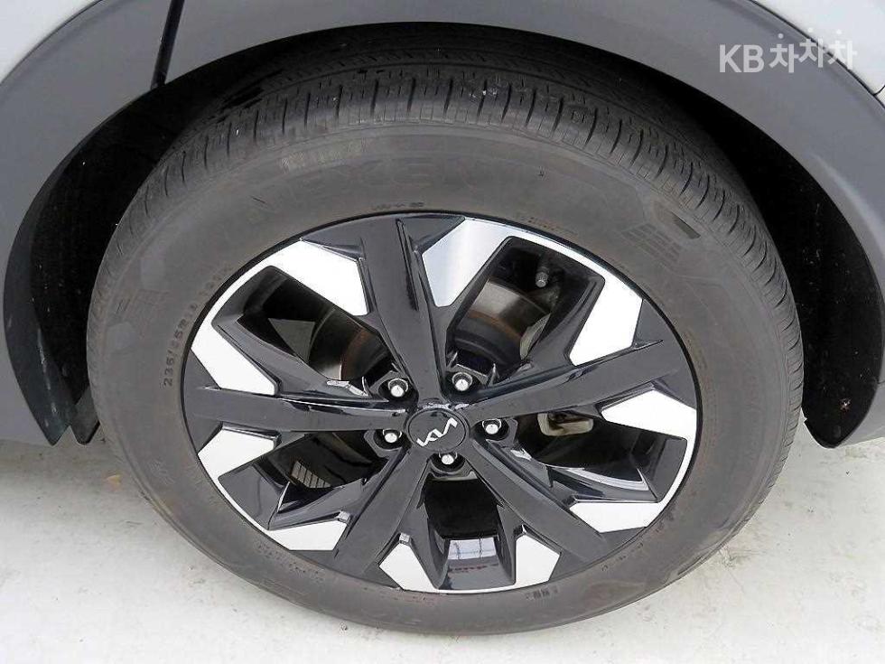 2022 - kia sportage