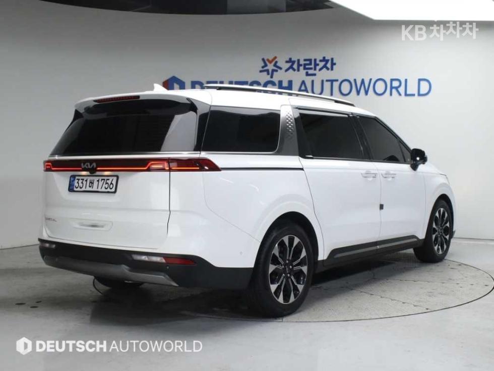 2023 - kia carnival