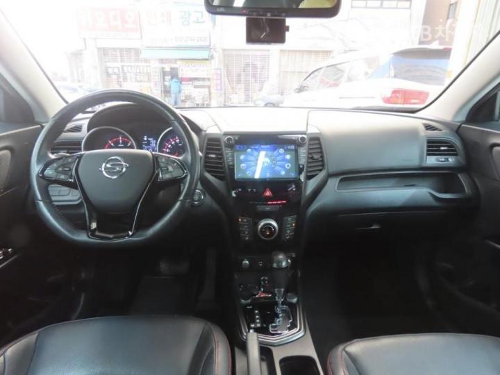 KG Mobility (Ssangyong) Tivoli Air 2WD IX 8