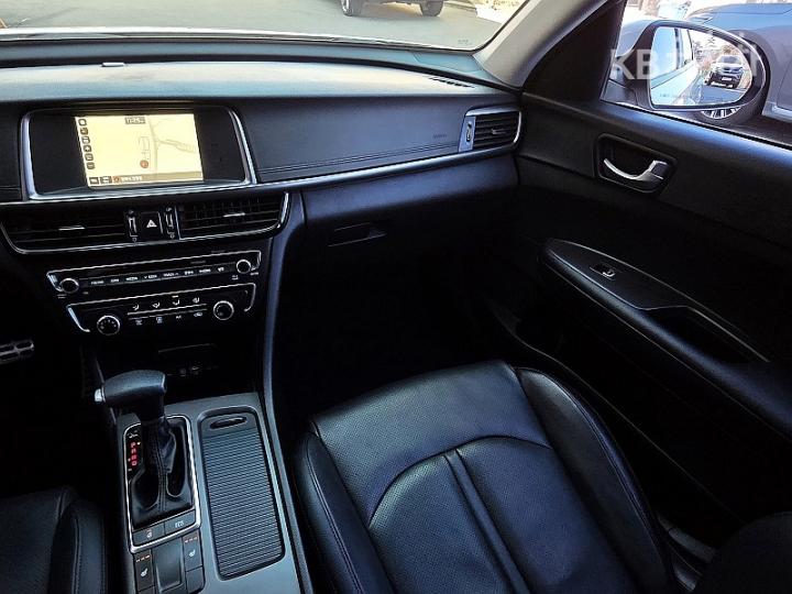 Kia K5 2.0 LPI SX Prestige 8