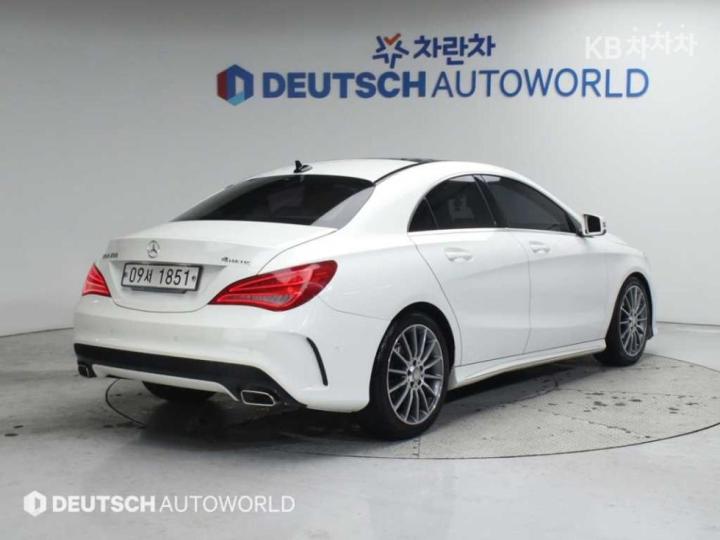 Mercedes-Benz CLA-Class CLA250 4Matic C117 3