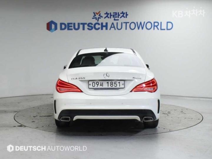 Mercedes-Benz CLA-Class CLA250 4Matic C117 5