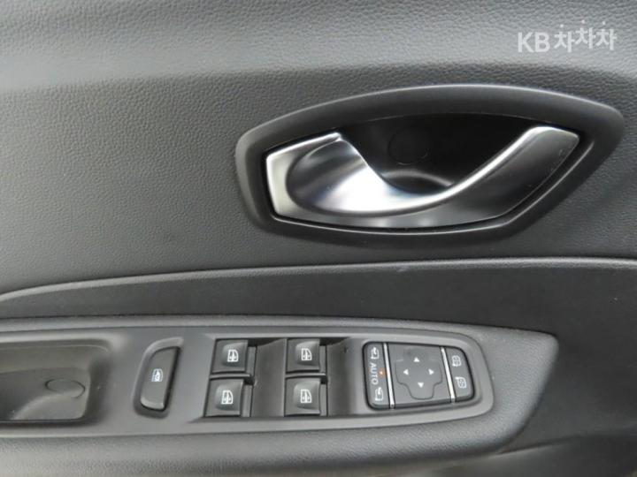 Renault QM3 New RE Base Type 10