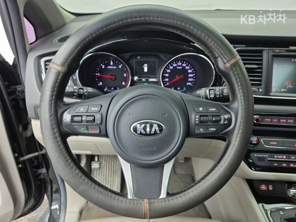 2016 - kia carnival