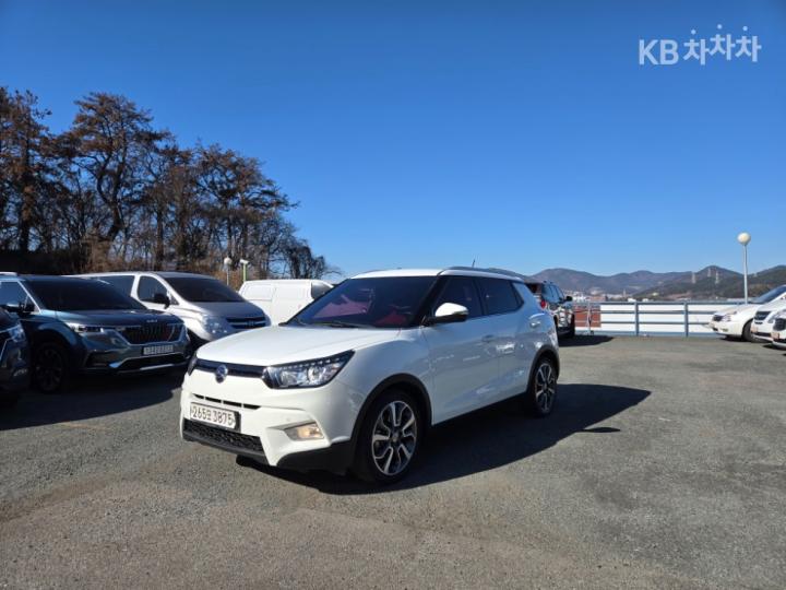 KG Mobility (Ssangyong) Tivoli Gasoline LX Top Model 2