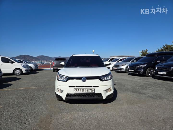 KG Mobility (Ssangyong) Tivoli Gasoline LX Top Model 3