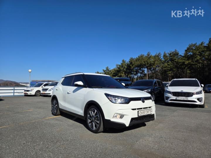 KG Mobility (Ssangyong) Tivoli Gasoline LX Top Model 4