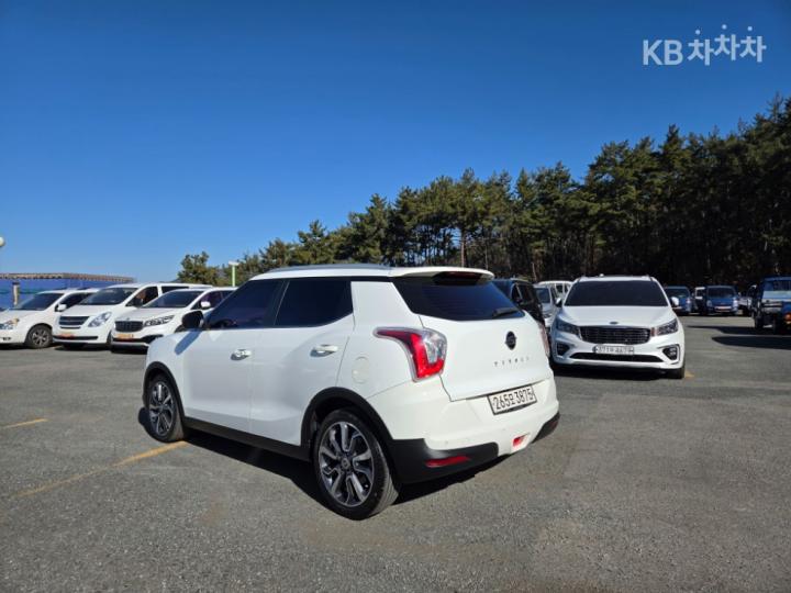 KG Mobility (Ssangyong) Tivoli Gasoline LX Top Model 6