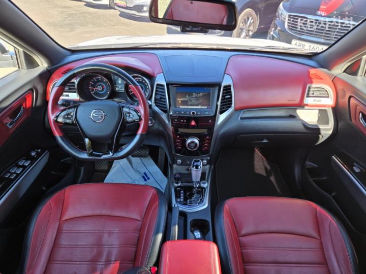 KG Mobility (Ssangyong) Tivoli Gasoline LX Top Model 8