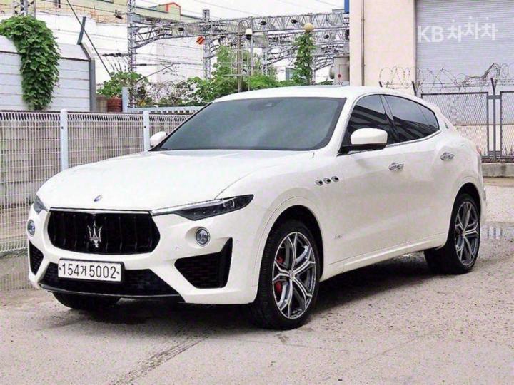 Maserati Levante 3.0 AWD Sport 3